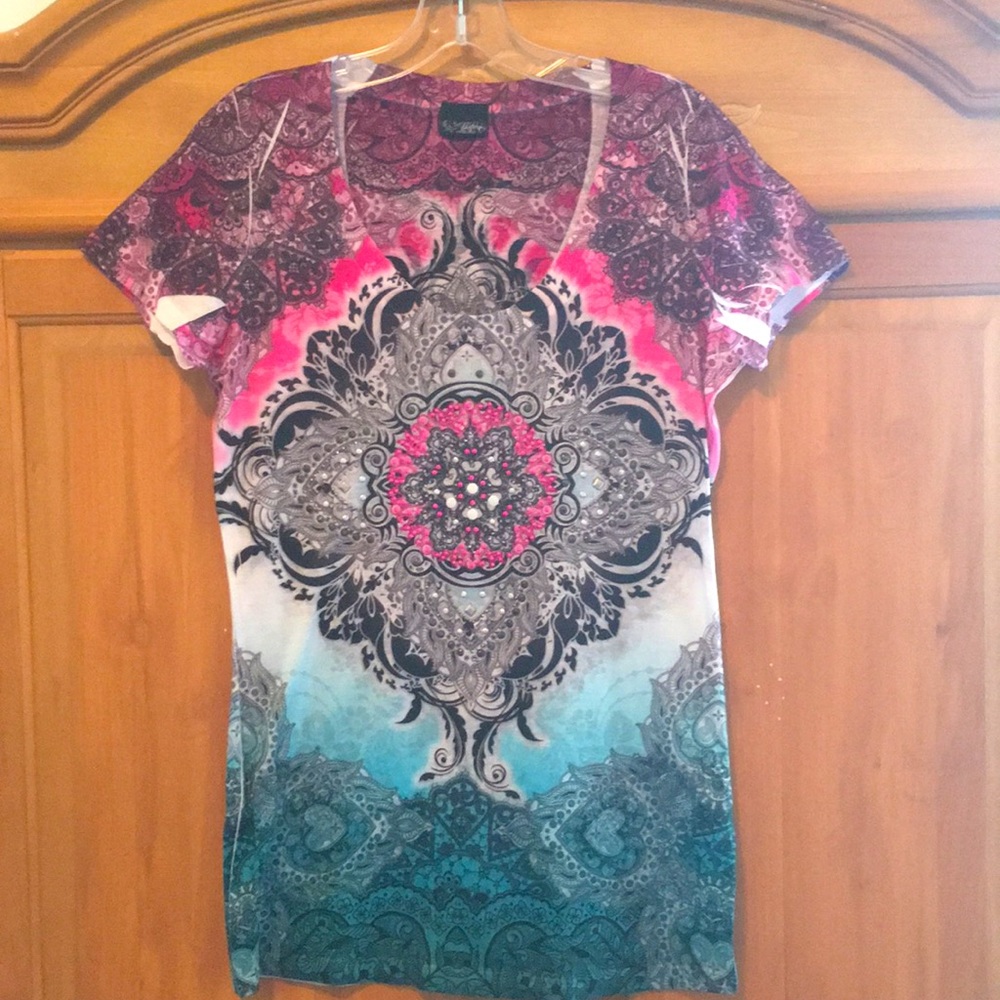 Daytrip Embellished Graphic Tee.